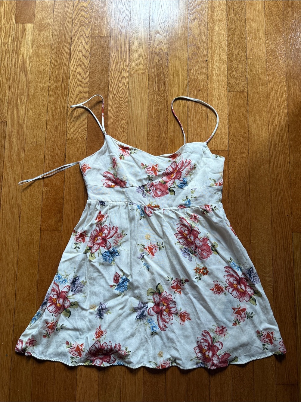 Zara women’s mini white Floral Sundress with Spaghetti Straps size large
